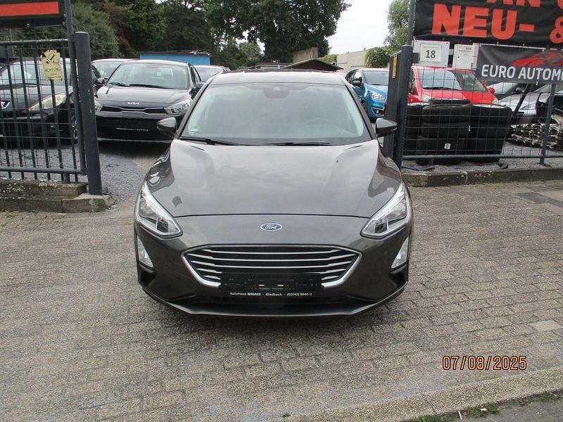 Gebraucht Ford Focus Cool & Connect 125 PS (91 kW) 2018 Schwarz Limousine
