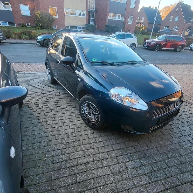 Blau Gebraucht 2009 Fiat Grande Punto Kleinwagen | 3.500 € (Fairer Preis) - Bild 1/4