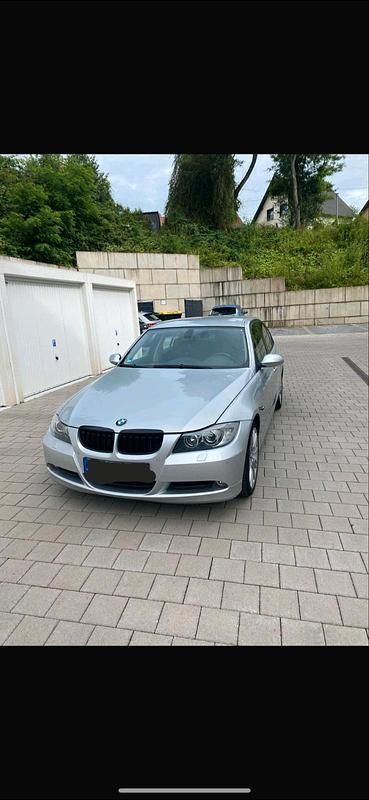 Silber Gebraucht 2008 BMW 320 Limousine | 4.500 € (Guter Preis) - Bild 1/4