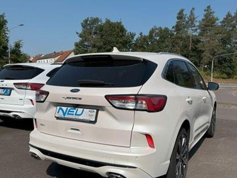 Gebraucht Ford Kuga Vignale 152 PS (111 kW) 2022 Weiß SUV