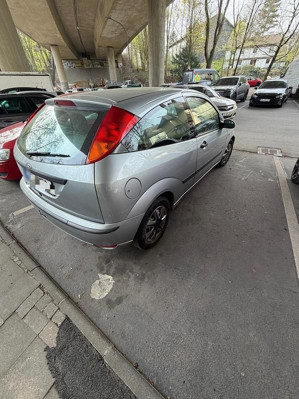 Gebraucht Ford Focus 100 PS (73 kW) 2004 Silber Kleinwagen
