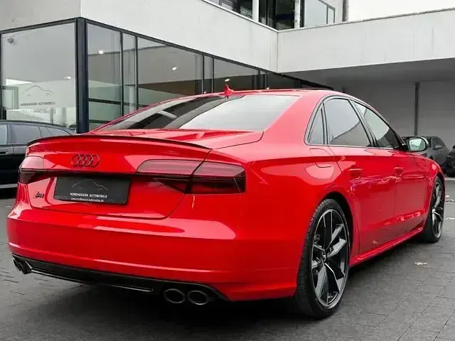 Gebraucht Audi S8 plus Sport 605 PS (444 kW) 2017 Rot Limousine