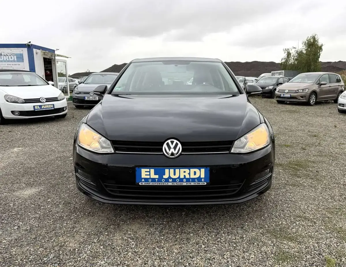 Gebraucht VW Golf VII Comfortline 105 PS (77 kW) 2013 Deep black perleffekt Kleinwagen