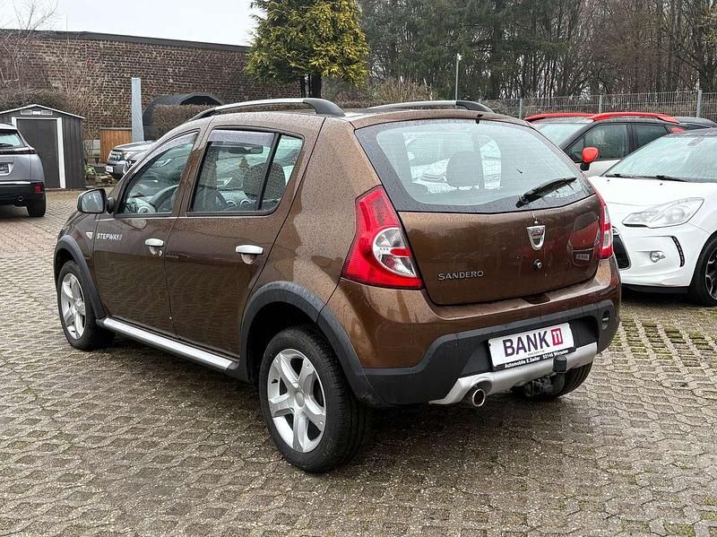 Gebraucht Dacia Sandero 84 PS (61 kW) 2012 Other Kleinwagen