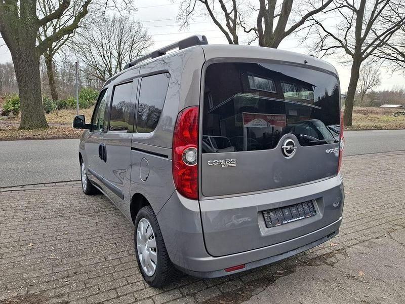 Gebraucht Opel Combo Edition 120 PS (88 kW) 2012 Grau Van / Kleinbus