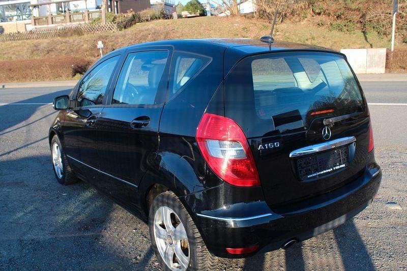 Gebraucht Mercedes A160 Avantgarde 95 PS (69 kW) 2011 Schwarz Limousine