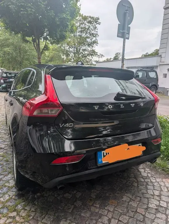 Gebraucht Volvo V40 150 PS (110 kW) 2012 Schwarz Kleinwagen