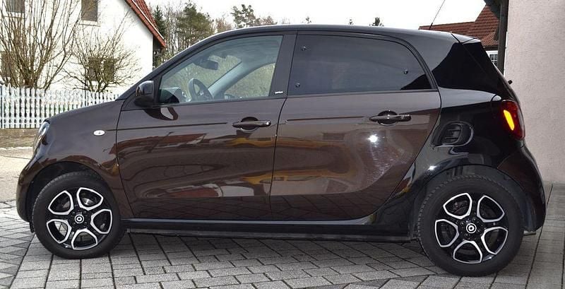 Usado Smart ForFour 90 HP (66 kW) 2018 Castanho Citadino