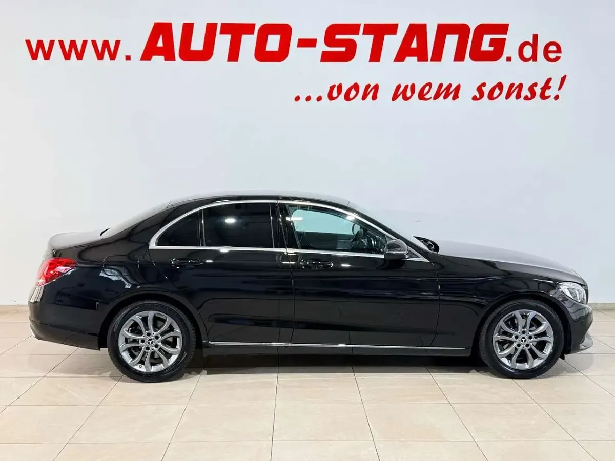 Gebraucht Mercedes C180 156 PS (114 kW) 2018 Schwarz Limousine