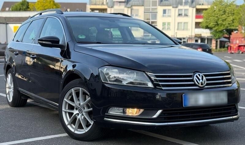 Schwarz Gebraucht 2013 VW Passat Comfortline Kombi | 7.499 € (Guter Preis) - Bild 1/4