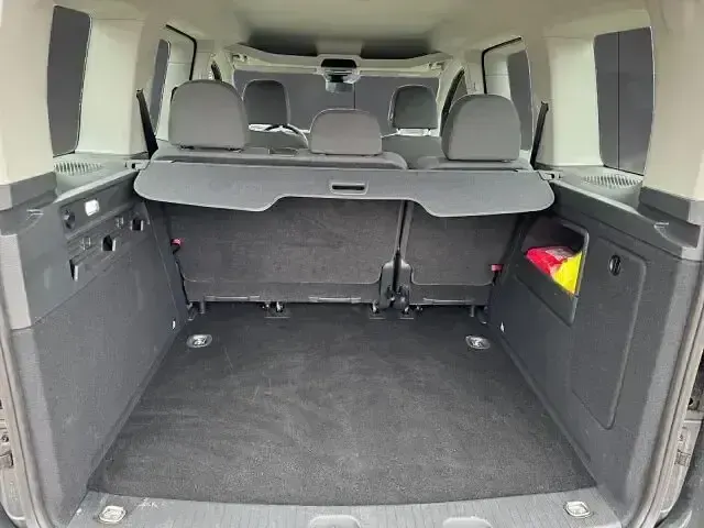 Gebraucht VW Caddy Basis 116 PS (85 kW) 2024 Grau Van / Kleinbus