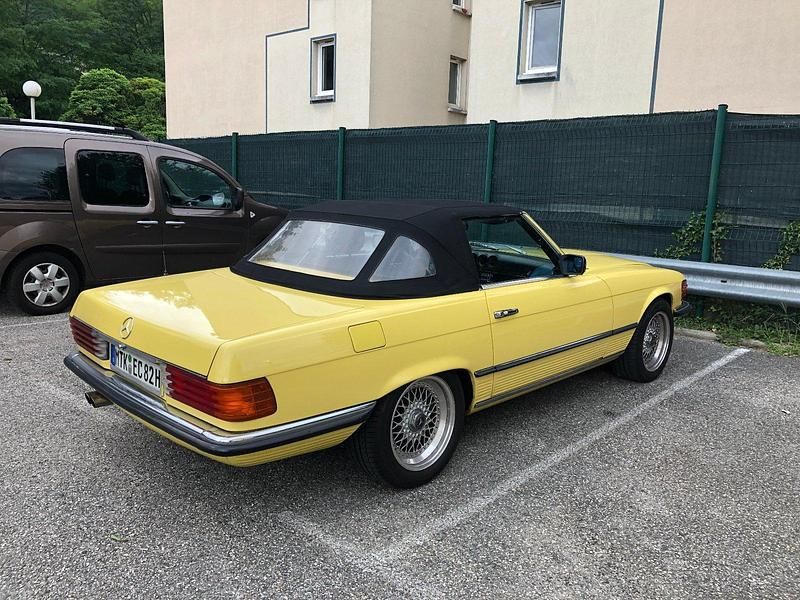 Gebraucht Mercedes SL500 231 PS (169 kW) 1982 Gelb Cabrio
