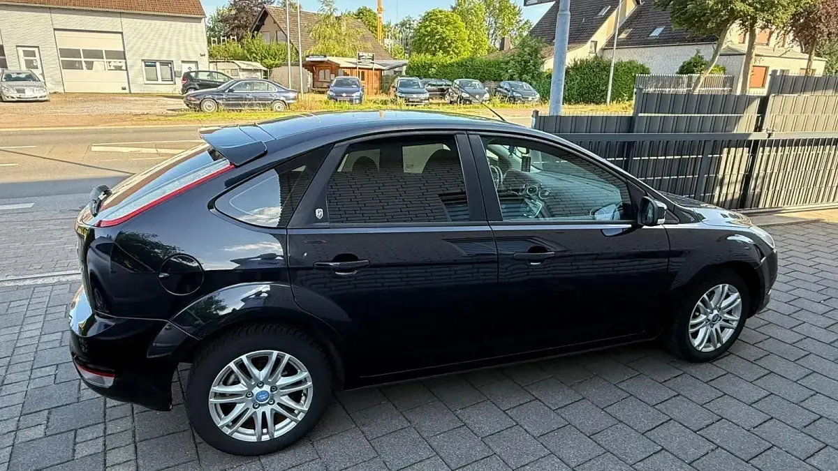 Gebraucht Ford Focus 101 PS (74 kW) 2008 Schwarz Kleinwagen