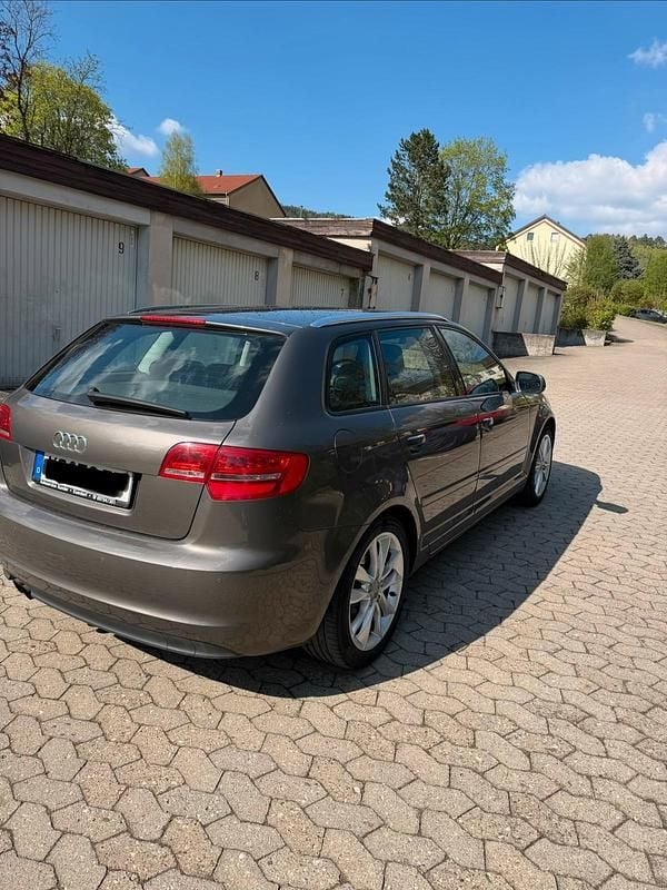Używany Audi A3 125 KM (91 kW) 2011 Brązowy Hatchback
