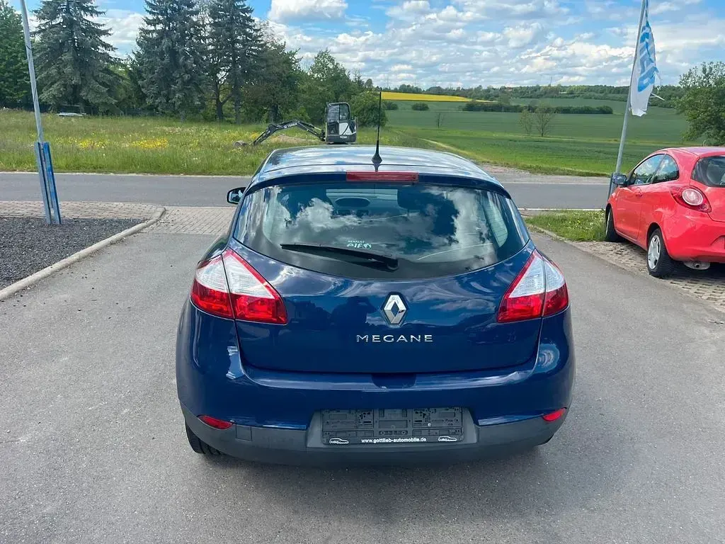 Brugt Renault Mégane Authentique 101 HK (74 kW) 2010 Blå Sedan