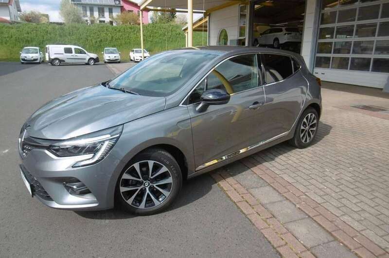 Grau Gebraucht 2023 Renault Clio V Techno Kleinwagen | 17.690 € (Fairer Preis) - Bild 1/4