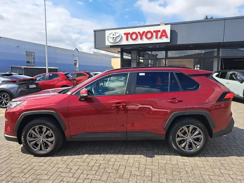Gebraucht Toyota RAV4 Hybrid Team 218 PS (160 kW) 2024 Tokiorot perleffekt SUV