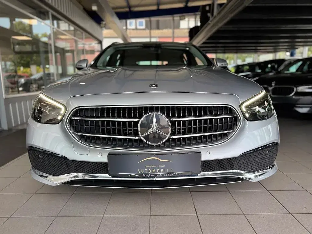 Gebraucht Mercedes E220 Avantgarde 200 PS (147 kW) 2022 Silber Limousine