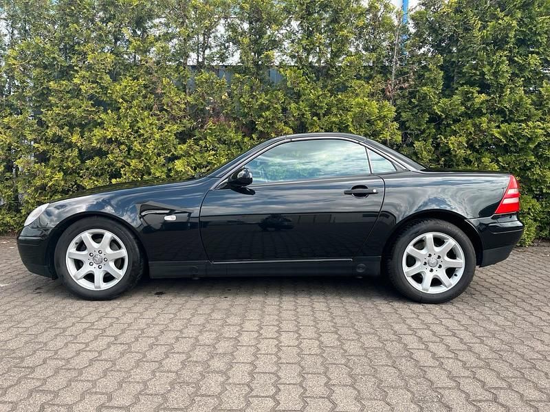 Gebraucht Mercedes SLK230 193 PS (141 kW) 1998 Schwarz Cabrio