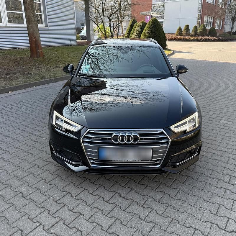 Gebraucht Audi A4 S-Line 190 PS (139 kW) 2019 Schwarz Kombi