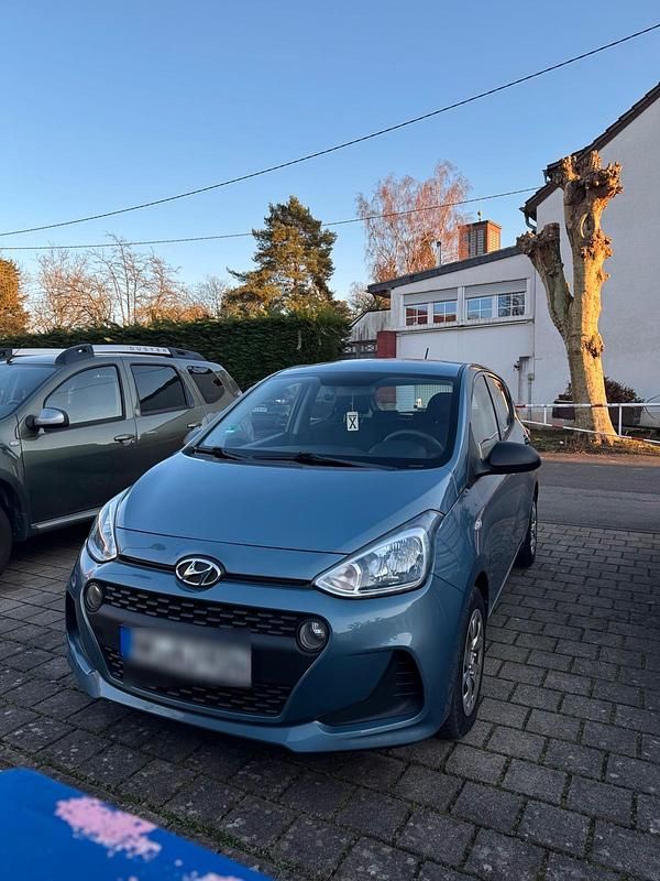 Gebraucht Hyundai i10 Trend 67 PS (49 kW) 2017 Blau Kleinwagen