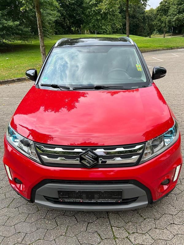 Gebraucht Suzuki Vitara 120 PS (88 kW) 2016 Rot SUV