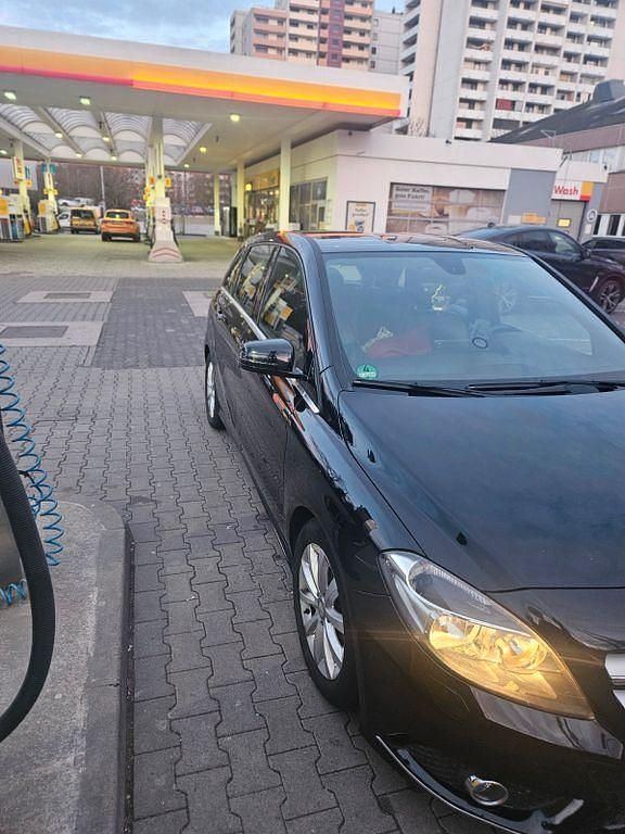 Gebraucht Mercedes B180 Edition 122 PS (89 kW) 2012 Schwarz Van / Kleinbus