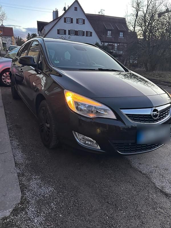 Gebraucht Opel Astra 110 PS (80 kW) 2012 Schwarz Kombi