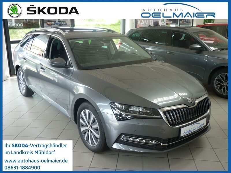 Graphite grau metallic (metallic) Gebraucht 2023 Skoda Superb Premium Edition Kombi | 44.860 € (Etwas zu teuer) - Bild 1/4