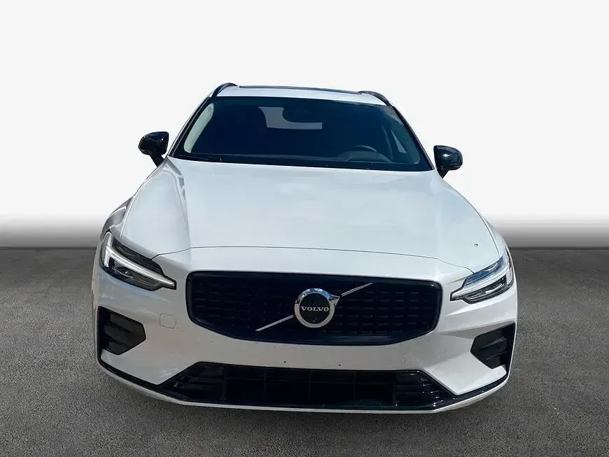 Gebraucht Volvo V60 Plus 197 PS (144 kW) 2025 Crystal weißperleffekt Kombi
