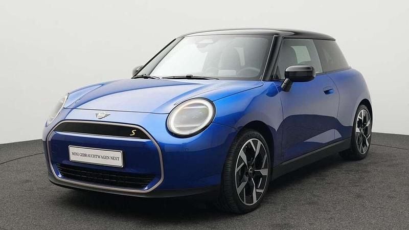 Blau Gebraucht 2024 Mini Cooper SE Favoured Kleinwagen | 31.836 € (Fairer Preis) - Bild 1/4