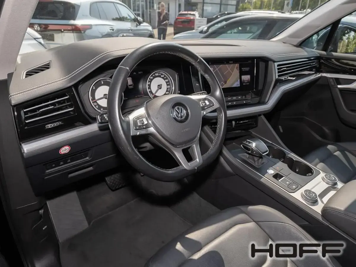Gebraucht VW Touareg Basis 231 PS (169 kW) 2019 Schwarz SUV