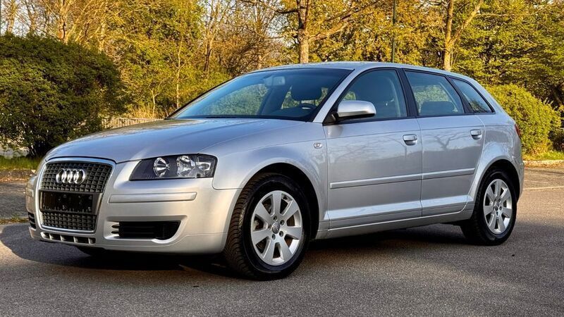Blau Gebraucht 2005 Audi A3 Comfort Limousine | 4.398 € (Fairer Preis) - Bild 1/4