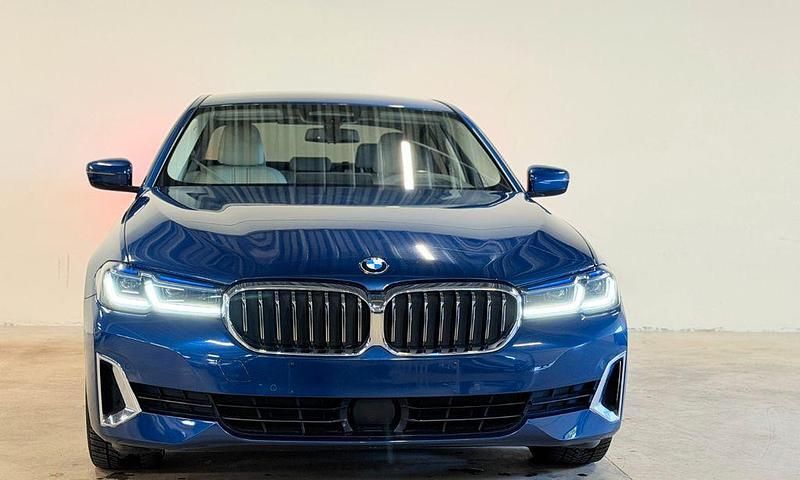 Gebraucht BMW 530e Luxury Line 292 PS (214 kW) 2021 Blau Limousine