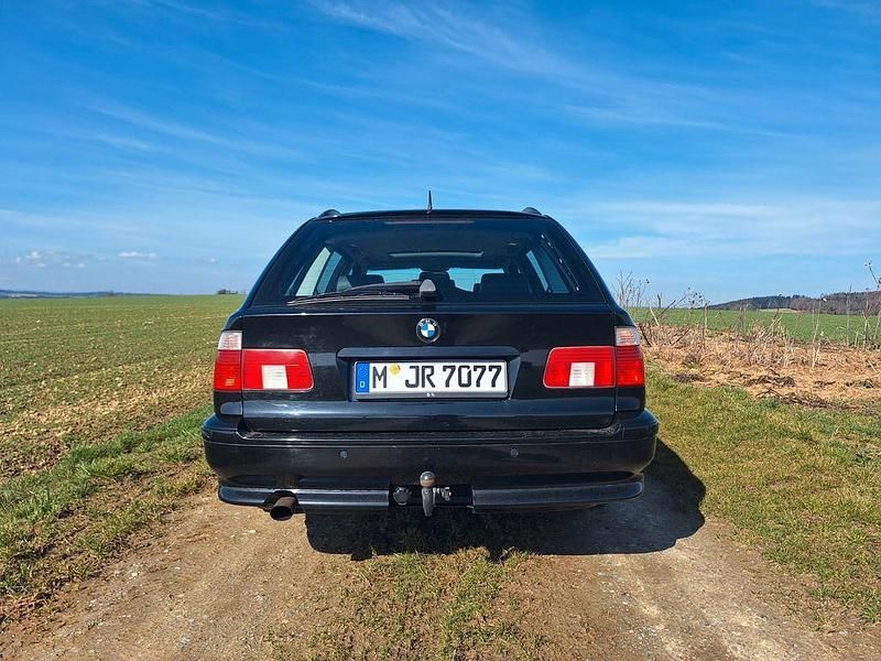 Gebraucht BMW 525 192 PS (141 kW) 2003 Schwarz Kombi