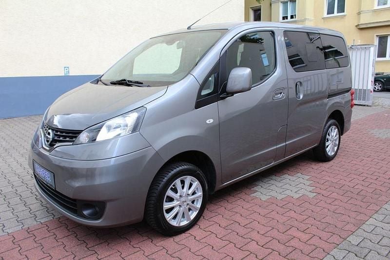 Grau Gebraucht 2017 Nissan Evalia Tekna Van / Kleinbus | 12.990 € (Fairer Preis) - Bild 1/4