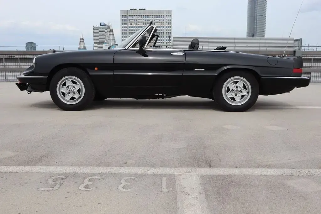 Gebraucht Alfa Romeo Spider 116 PS (85 kW) 1989 Schwarz Cabrio