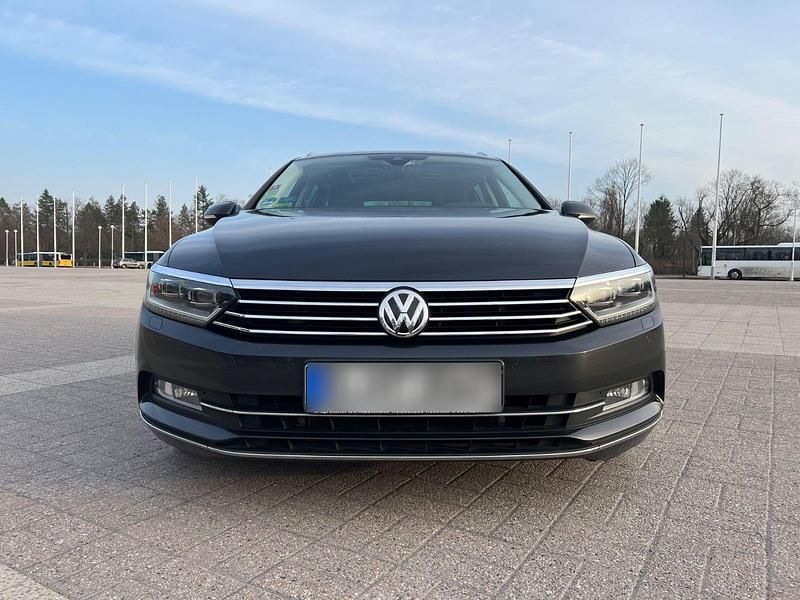 Gebraucht VW Passat Highline 190 PS (139 kW) 2017 Grau Kombi