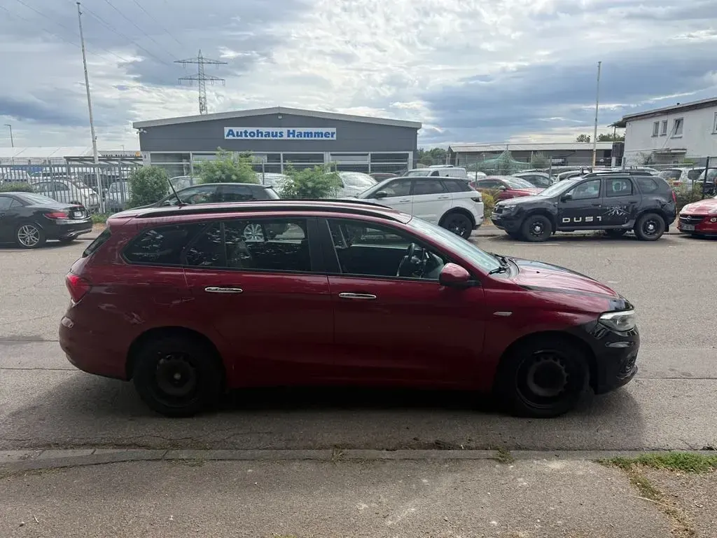 Gebraucht Fiat Tipo Easy 120 PS (88 kW) 2017 Rot Limousine