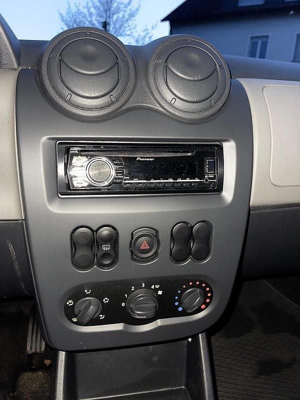 Gebraucht Dacia Sandero 75 PS (55 kW) 2009 Blau Kleinwagen