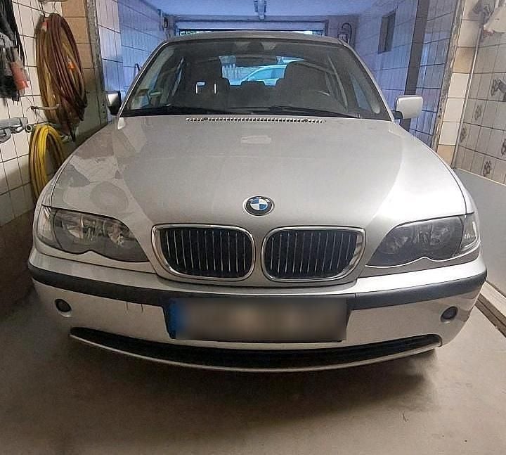 Silber Gebraucht 2004 BMW 316 Limousine | 4.999 € (Teuer) - Bild 1/4