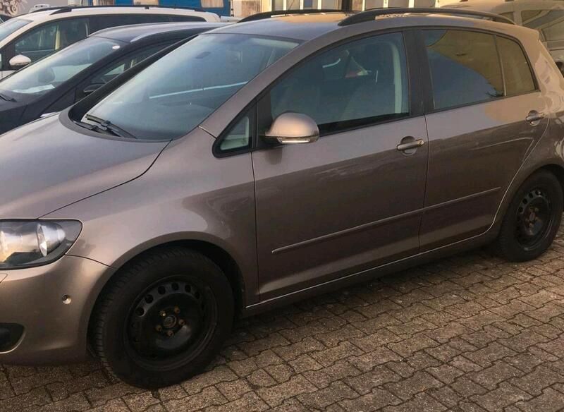 Braun Gebraucht 2011 VW Golf Plus Cross Van / Kleinbus | 3.500 € (Superpreis) - Bild 1/4