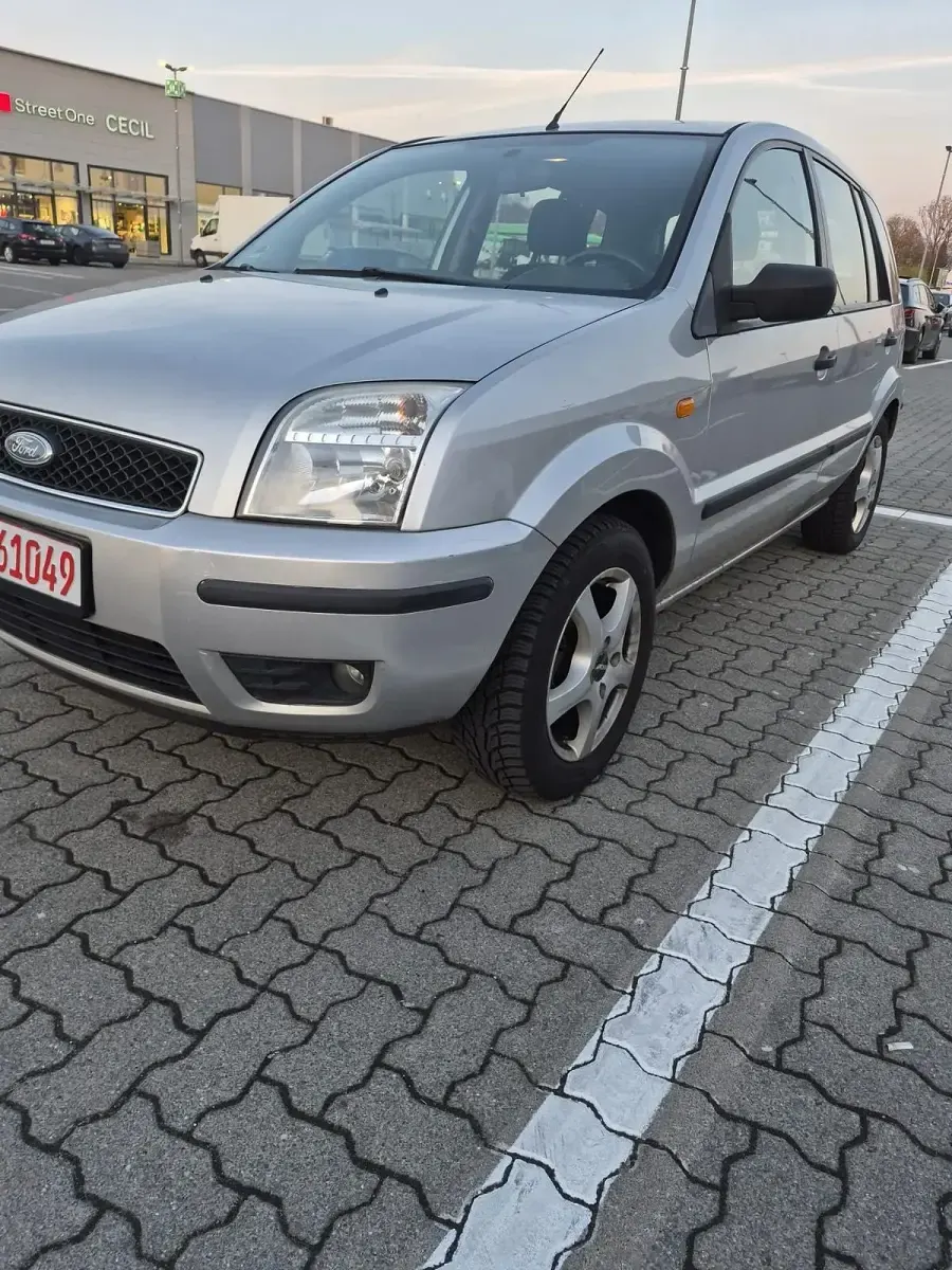 Gebraucht Ford Fusion 90 PS (66 kW) 2004 Silber Kleinwagen