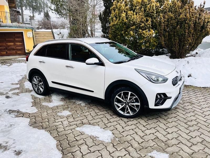 Gebraucht Kia Niro Vision 141 PS (103 kW) 2021 Weiß SUV
