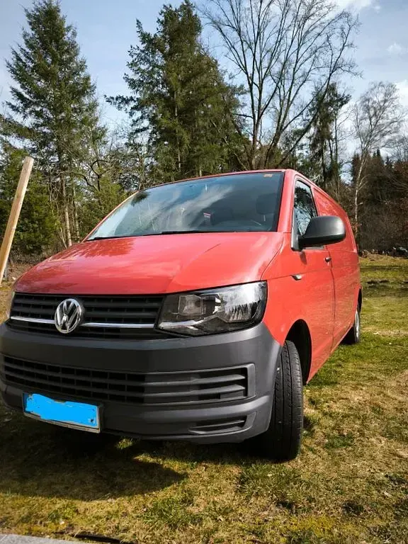 Second-hand VW Transporter 102 CP (75 kW) 2018 Roșu Van