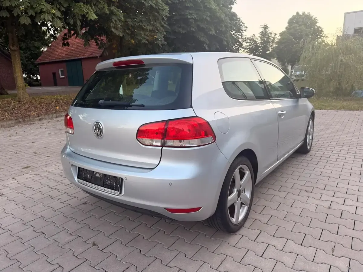 Gebraucht VW Golf VI Comfortline 102 PS (75 kW) 2008 Silber Kleinwagen