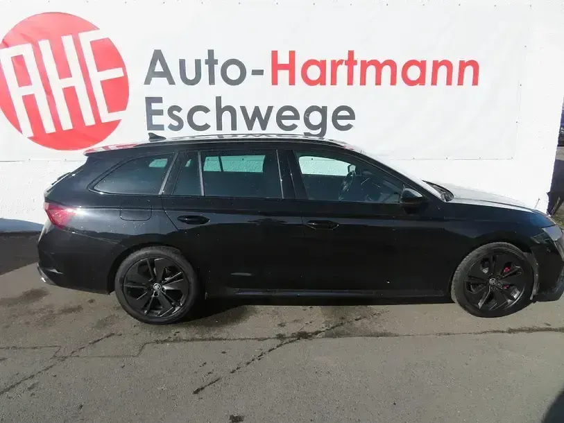 Gebraucht Skoda Octavia RS 200 PS (147 kW) 2023 Schwarz magic perleffekt Kombi