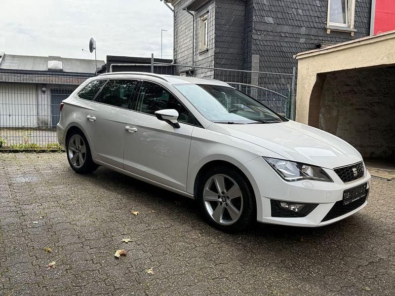 Weiß Gebraucht 2014 Seat Leon ST FR Kombi | 7.500 € (Fairer Preis) - Bild 1/4