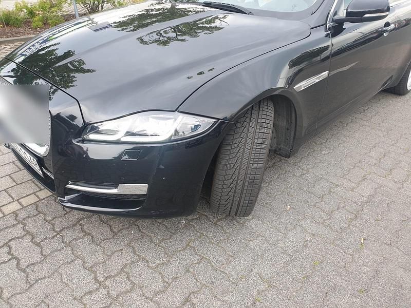 Gebraucht Jaguar XJ 300 PS (220 kW) 2017 Schwarz Limousine