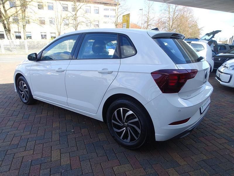 Gebraucht VW Polo 95 PS (69 kW) 2022 Weiß Kleinwagen